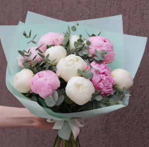 Bouquet of peonies with eucalyptus — KievFlower - flowers to Kiev & Ukraine 