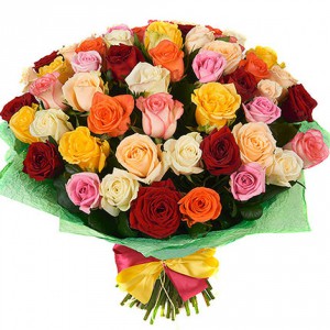 Букет з 51 різнокольорової троянди — Kievflower - Доставка квiтiв