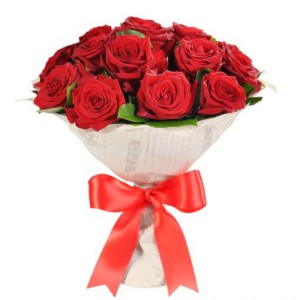 Класичний букет з 15 червоних троянд. — Kievflower - Доставка квiтiв