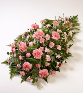 Ритуальна композиція з живих квітів — Траурна флористика купити з доставкою в KievFlower. Артикул: 88897