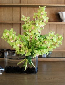 Орхидея Цимбидиум в букете — Kievflower - Доставка цветов
