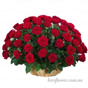 55 роз "Гран При" в корзине — Букеты цветов заказать с доставкой в KievFlower.  Артикул: 1282