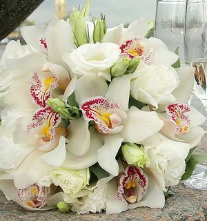 Букет нареченої з орхідей № 30 — Весільні букети купити з доставкою в KievFlower.  Артикул: 9030