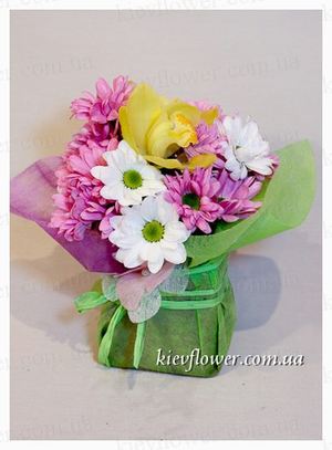 The composition "gift" - MARCH 8 - Corporate gifts order with delivery on KievFlower. Reference: 1823