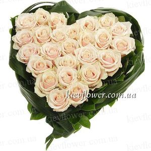 Серце із троянд "Найніжнішою" — Букети квітів купити з доставкою в KievFlower.  Артикул: 0814