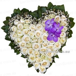 Сердце из роз "Ты - мой ангел" — Букеты цветов заказать с доставкой в KievFlower.  Артикул: 0820