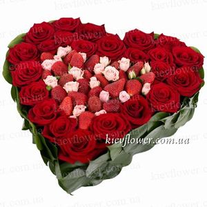 Серце "Полуничний поцілунок" — Букети квітів купити з доставкою в KievFlower.  Артикул: 0821