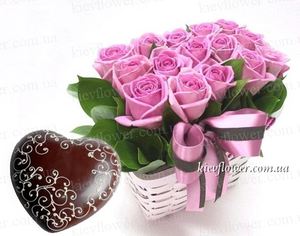 Композиция "Феличита" + Шоколадное сердце — Букеты цветов заказать с доставкой в KievFlower.  Артикул: 0502