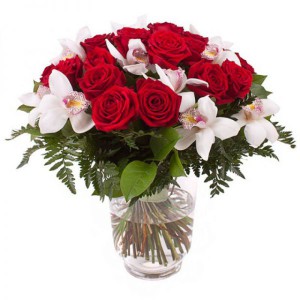 Красные розы с орхидеями  — Kievflower - Доставка цветов