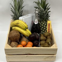 Ящик с фруктами и Асти Мартини