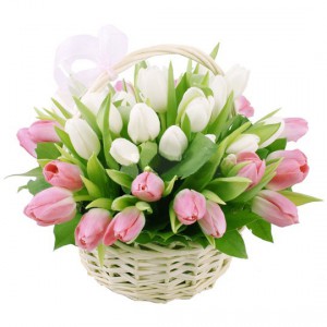 Кошик з біло рожевих тюльпанів для Мами — Kievflower - Доставка квiтiв