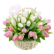 Кошик з біло рожевих тюльпанів для Мами