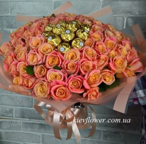 101 роза и конфеты — Kievflower - Доставка цветов