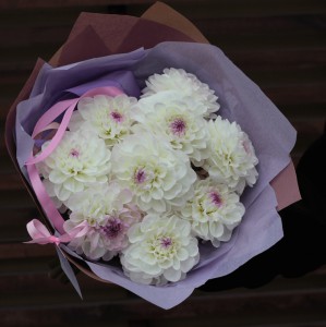 Букет из белых георгин — Kievflower - Доставка цветов