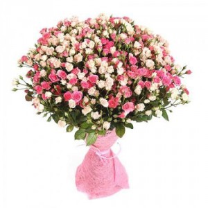 Букет из 101 кремовой и розовой кустовой розы — Kievflower - Доставка цветов