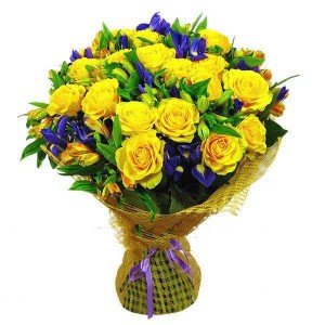Patriotic bouquet of roses and irises — KievFlower - flowers to Kiev & Ukraine 