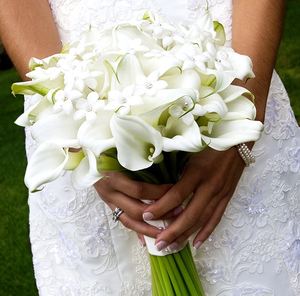 Букет невесты  из белых калл № 14 — Свадебные букеты заказать с доставкой в KievFlower.  Артикул: 9014